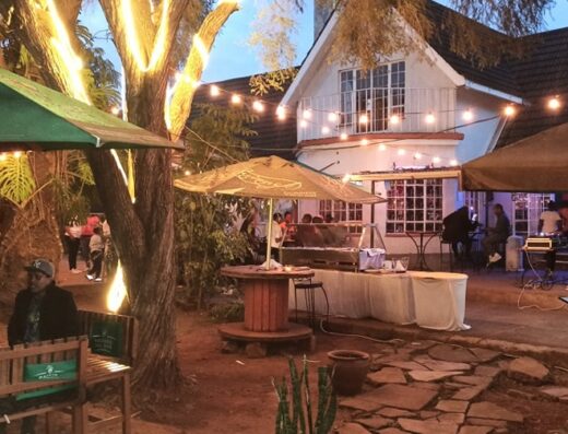 7 Degrees Bar, Restaurant and Lounge